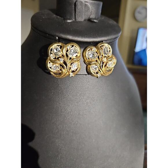 Trifari Jewelry - Vintage Large Trifari Quatrefoil Stud Earrings Oval Rhinestones